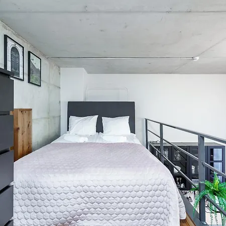 Dream - Modern Centre Lofts With Self Check-in شقة